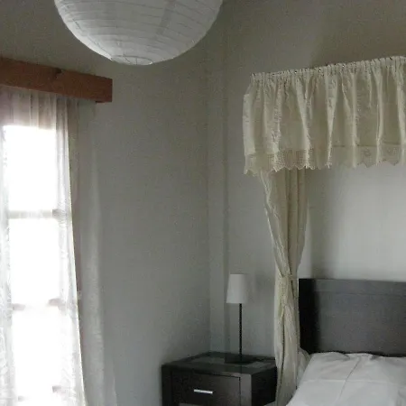 Holiday Aria Holiday House Сasa de vacaciones